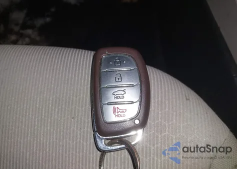 2018 Hyundai Elantra Value Edition z USA, uszkodzony, nr VIN 5NPD84LF6JH277306